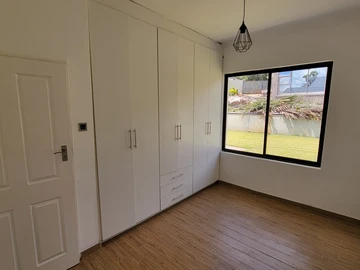 3 Bedroom Flat & Apartment