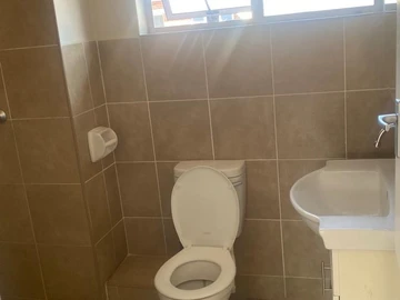 3 Bedroom Flat & Apartment