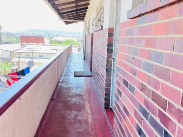 12 Bedroom Flat & Apartment