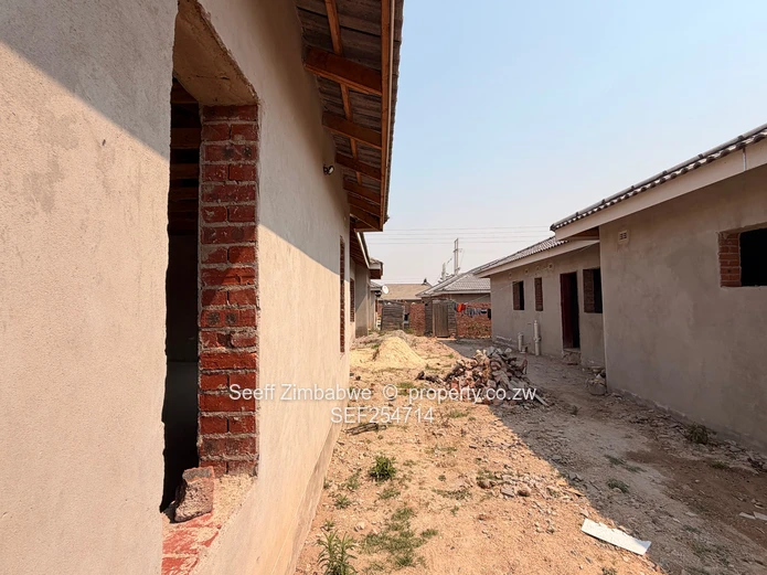 Spacious 4-Bed Unfinished Home on 400m² in Mabvazuva (Sole Mandate)