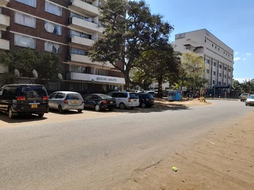 2 Bedroom Flat & Apartment