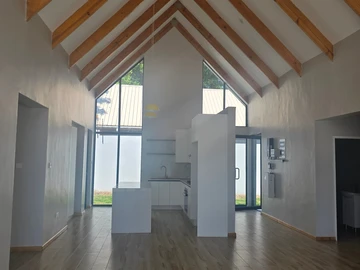 3 Bedroom Flat & Apartment