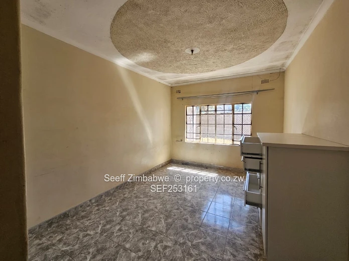 Spacious 4-Bedroom Home With Solar & Borehole In Zimre Park