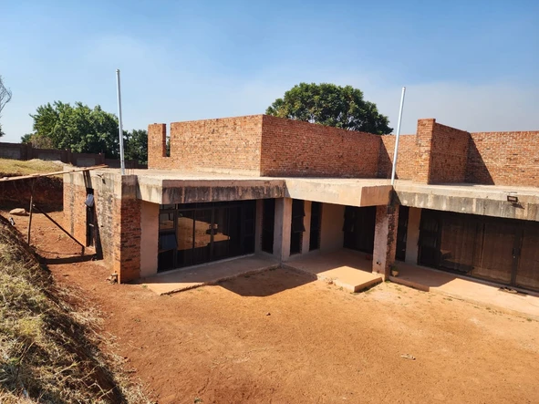 6 Bedroom House