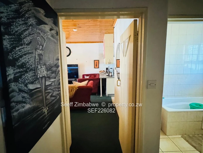 Stylish 2 Bedroom Garden Apartment in Prime Kensington (Sole Mandate)