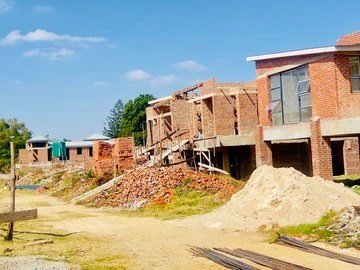 4 Bedroom Flat & Apartment