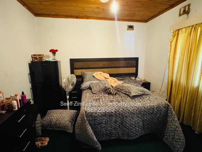 Stylish 2 Bedroom Garden Apartment in Prime Kensington (Sole Mandate)