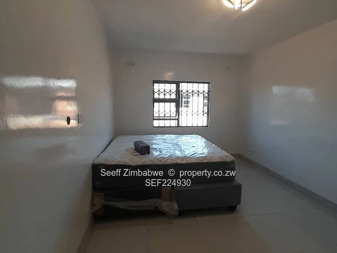 Townhouse for Sale in Queenspark.