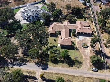 6 Bedroom House