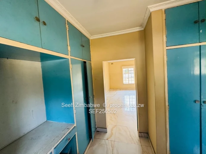 3-Bedroom Family Property On Over 1 Acre