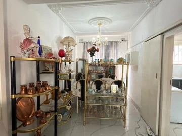 2 Bedroom Flat & Apartment