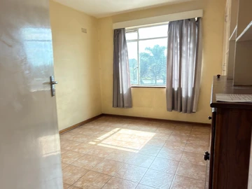 2 Bedroom Flat & Apartment