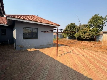 6 Bedroom House