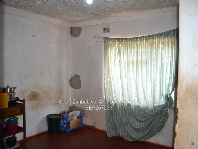 4-Bed Maridale Home — Walled, Paved Courtyard