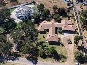 6 Bedroom House