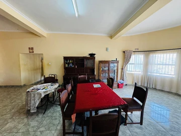 6 Bedroom House