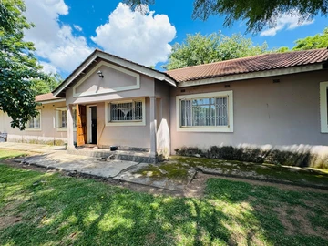 Spacious Family Home in Prime Hatfield Location