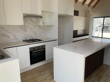 3 Bedroom Flat & Apartment