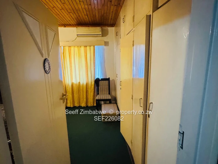 Stylish 2 Bedroom Garden Apartment in Prime Kensington (Sole Mandate)
