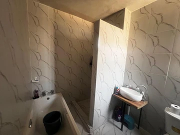 3 Bedroom Flat & Apartment