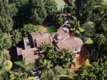 6 Bedroom House