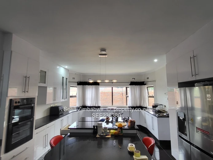 Charming House for Sale in Brookview (Sole Mandate)
