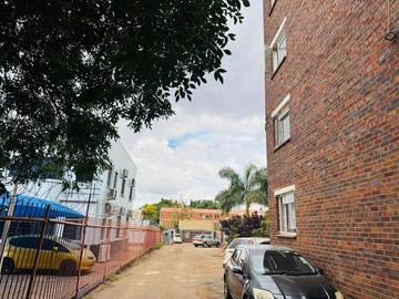 Spacious 2-Bedroom Flat with Borehole in Avenues, Harare CBD