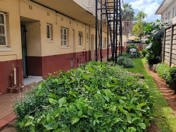 2 Bedroom Flat & Apartment