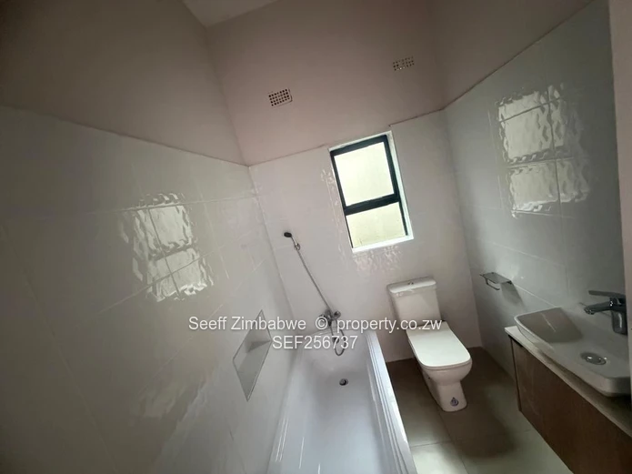 Spacious 3-Bed Face-Brick Home in Secure Hatfield Complex – $900/pm