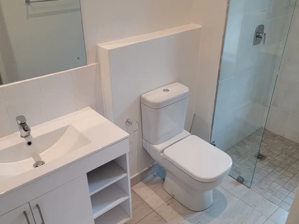 2 Bedroom Flat & Apartment