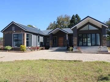 4 Bedroom Garden Flat