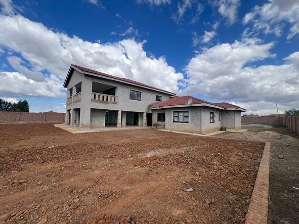 6 Bedroom House