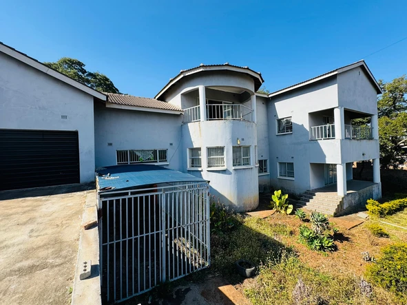 6 Bedroom House