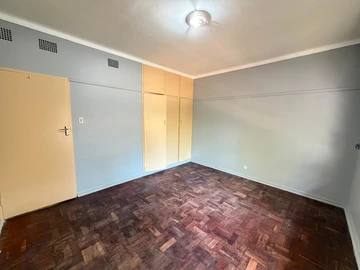 3 Bedroom Flat & Apartment