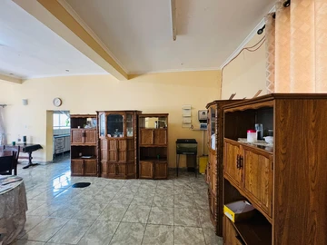 6 Bedroom House