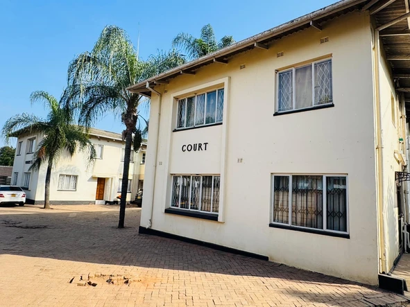 2 Bedroom Flat & Apartment