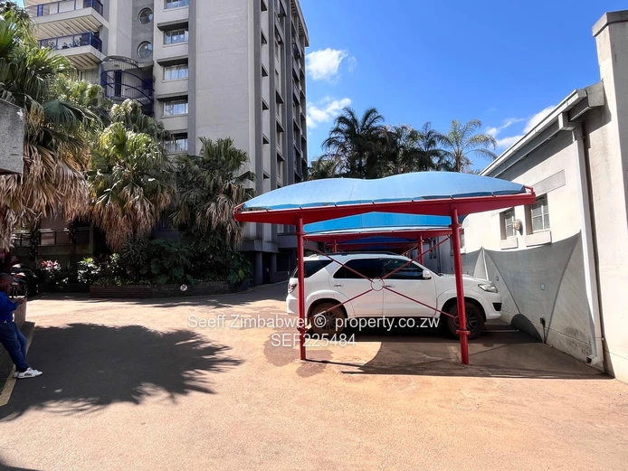 Luxury Living in the Heart of Harare: Fully Furnished Mid-Tower Apartment for Rent!