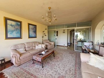 3 Bedroom Flat & Apartment
