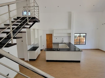 3 Bedroom Flat & Apartment