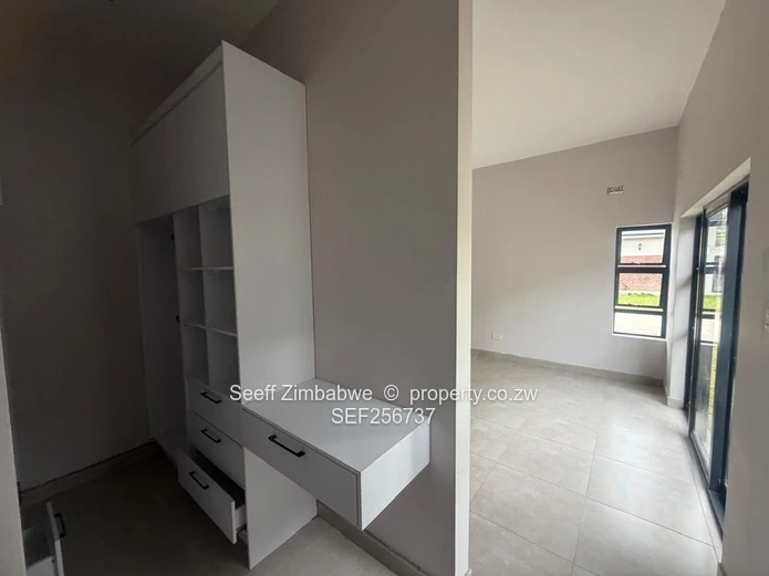Spacious 3-Bed Face-Brick Home in Secure Hatfield Complex – $900/pm