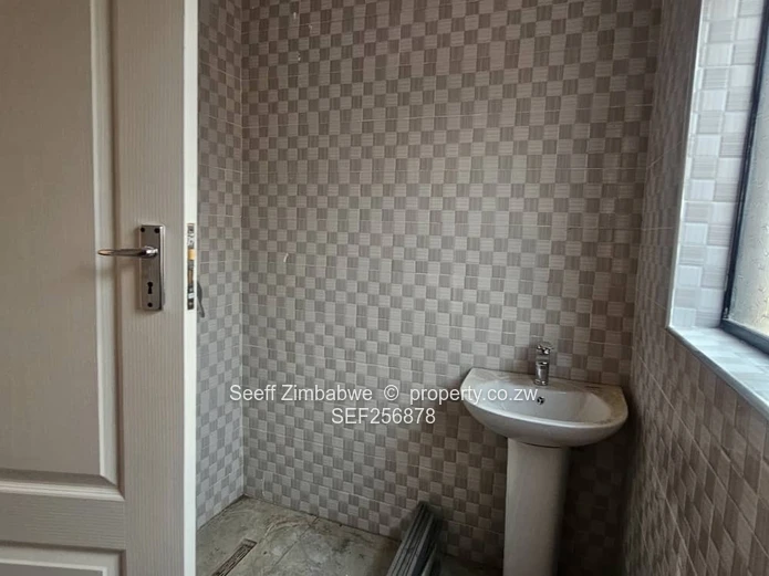 Charming 2-Bedroom Sunway City Cottage with Fitted Kitchen & Borehole