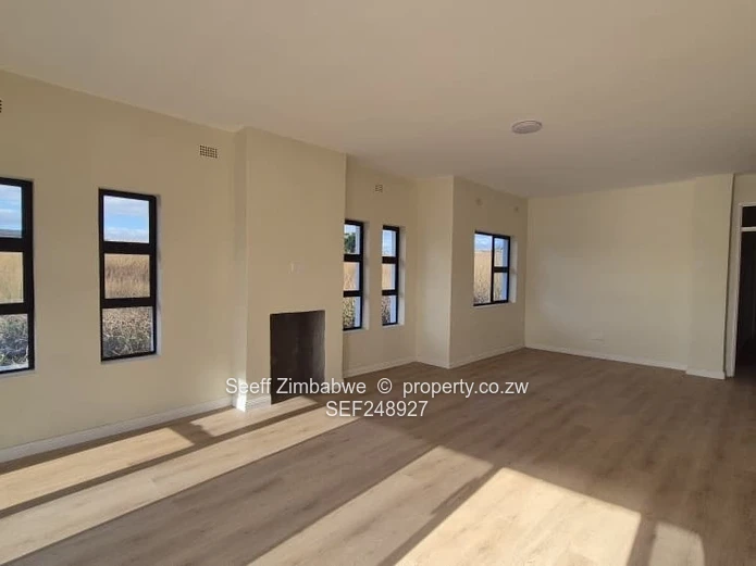 Sunlit Open-Plan 3-Bed with Single Lockup Garage