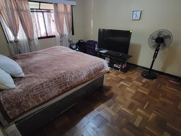 2 Bedroom Flat & Apartment