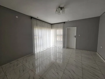 3 Bedroom Flat & Apartment