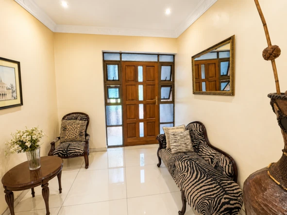 6 Bedroom House