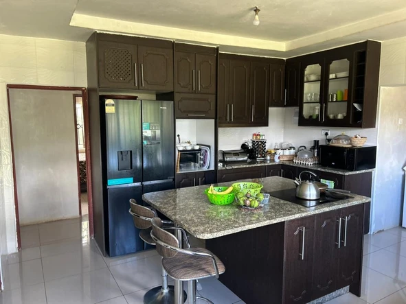 5 Bedroom House