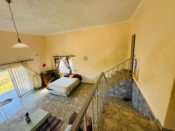 6 Bedroom House
