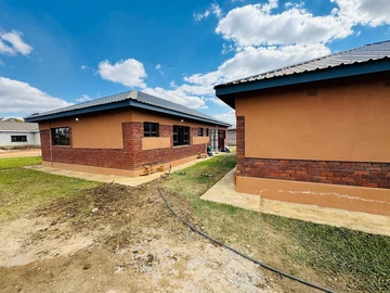 3 Bedroom Garden Flat