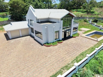6 Bedroom Flat & Apartment