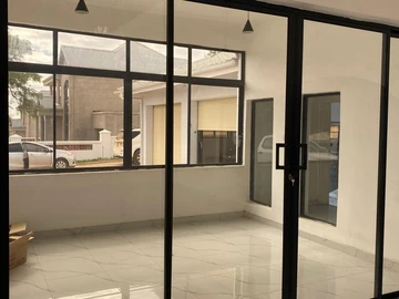 6 Bedroom Flat & Apartment